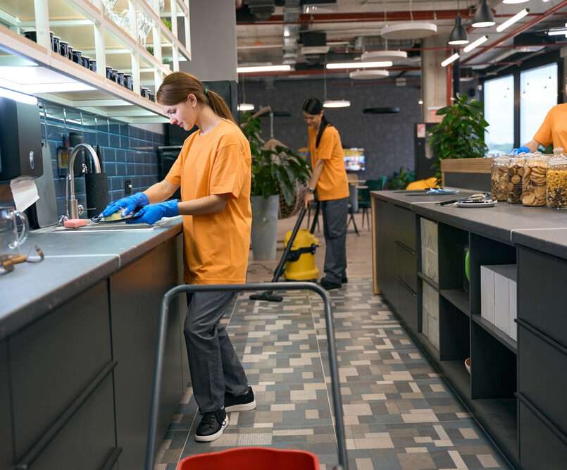 The Ultimate Guide to Daily Commercial Kitchen Cleaning